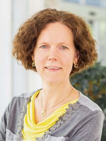 Claudia Graves Claudia Graves