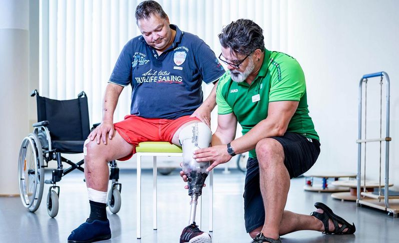 Reha nach Amputation: Leben mit Prothese Leben mit Prothese: So hilft die Reha nach einer Amputation